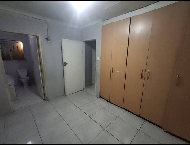 3 BEDROOM FREEHOLD TO LET IN CLAYVILLE